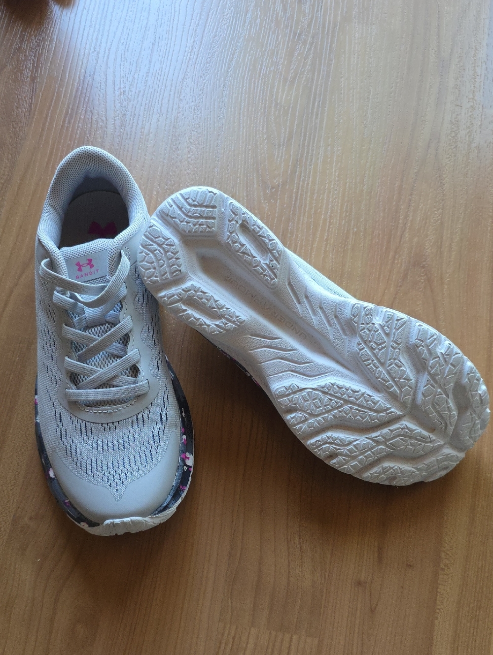 Under Armour Girl White Running Sneakers with Pink Accents and Floral Trim (US 1